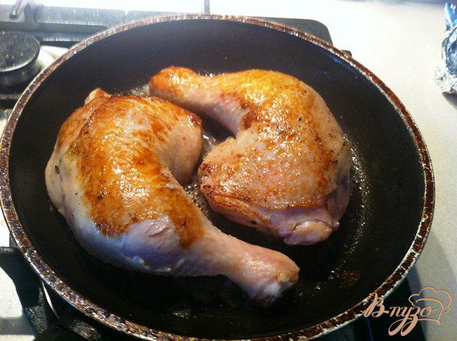 Фото приготовление рецепта: Куриные окорчка в соусе из шпината шаг №2