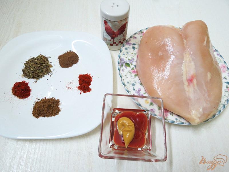 Фото приготовление рецепта: Пряные отбивные из куриной грудки шаг №1