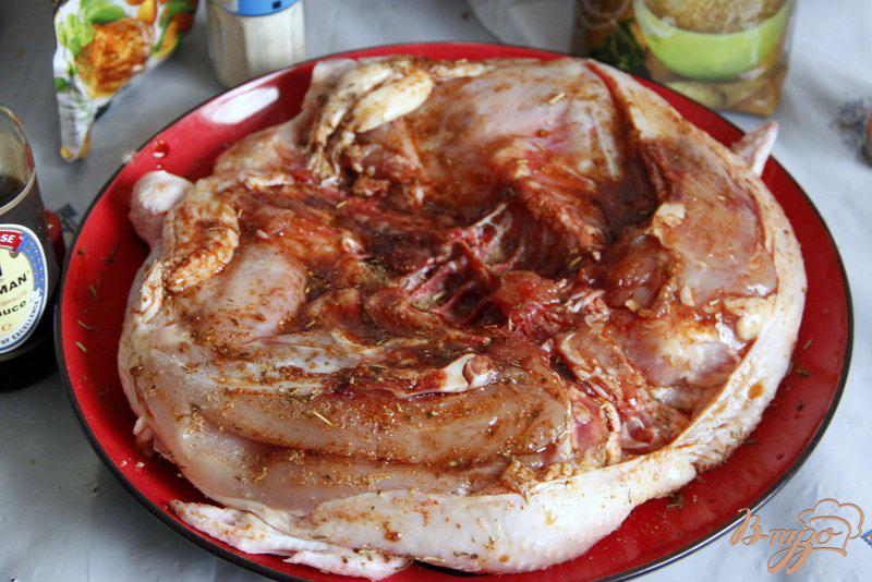 Фото приготовление рецепта: Запеченая курица в карамельно-пряном маринаде шаг №3