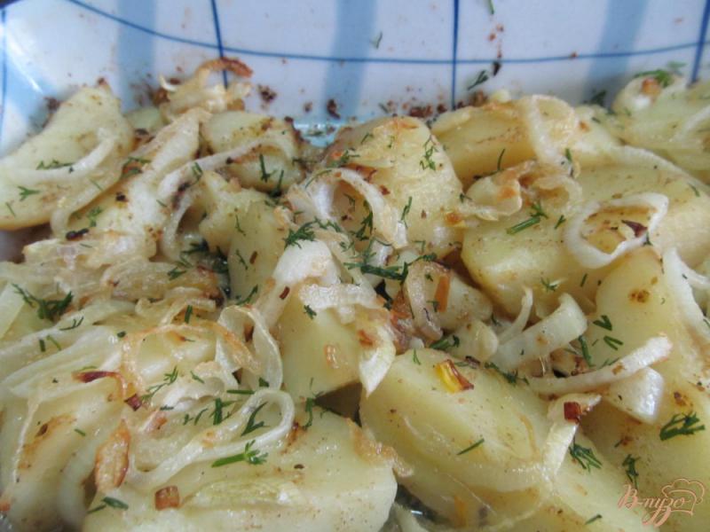 Фото приготовление рецепта: Картофель с луком шаг №5