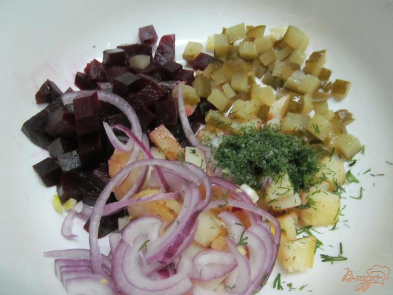 Фото приготовление рецепта: Салат с сельдью шаг №2