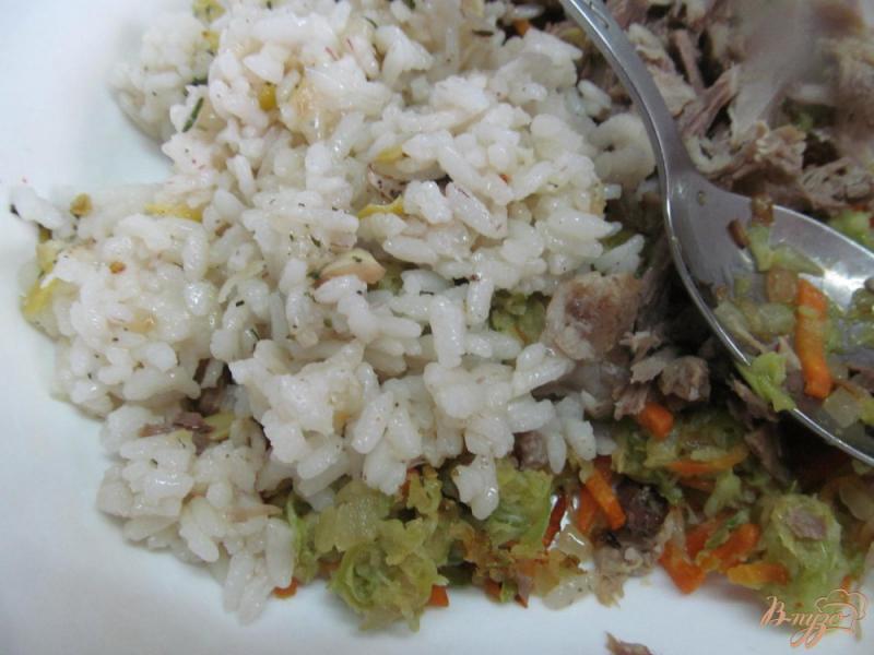 Фото приготовление рецепта: Запеканка с мясом кабачками и рисом шаг №5