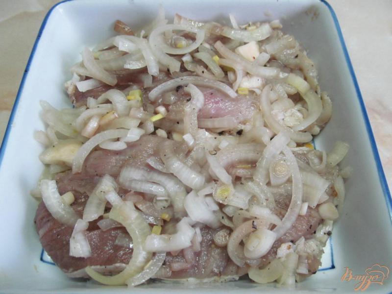 Фото приготовление рецепта: Мясо маринованное в водке шаг №4