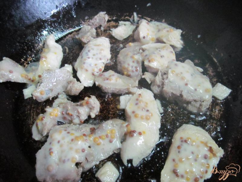 Фото приготовление рецепта: Завтрак из мяса и помидора шаг №3