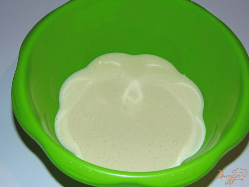 Фото приготовление рецепта: Кекс на молоке с курагой и цедрой лимона шаг №2