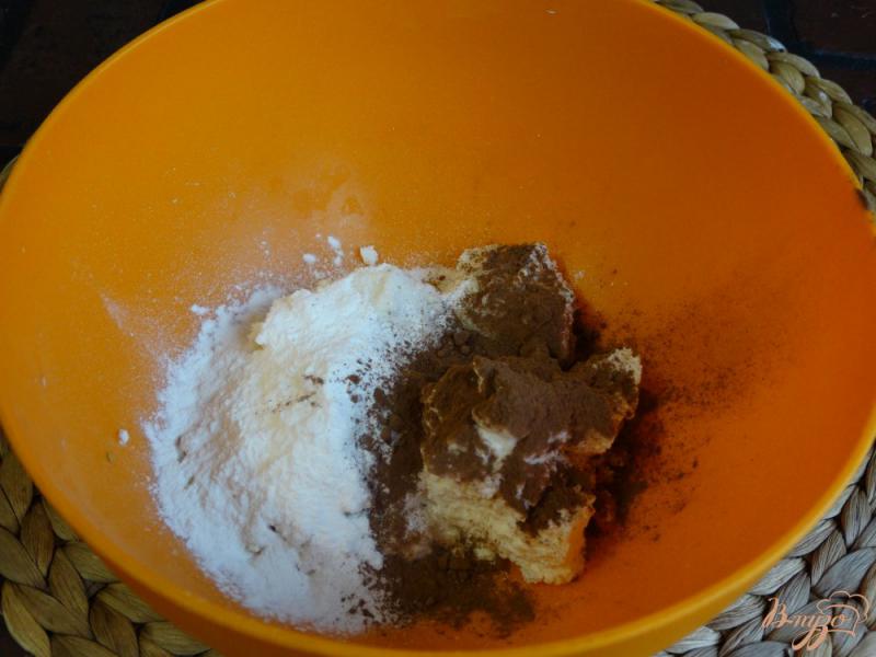 Фото приготовление рецепта: Шоколадные сырники в духовке шаг №2