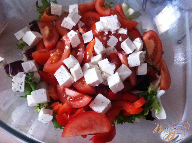 Фото приготовление рецепта: Салат овощной «А-ля шопский» шаг №6