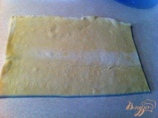 Фото приготовление рецепта: Слоеный пирог с сыром маскарпоне и фетой шаг №1