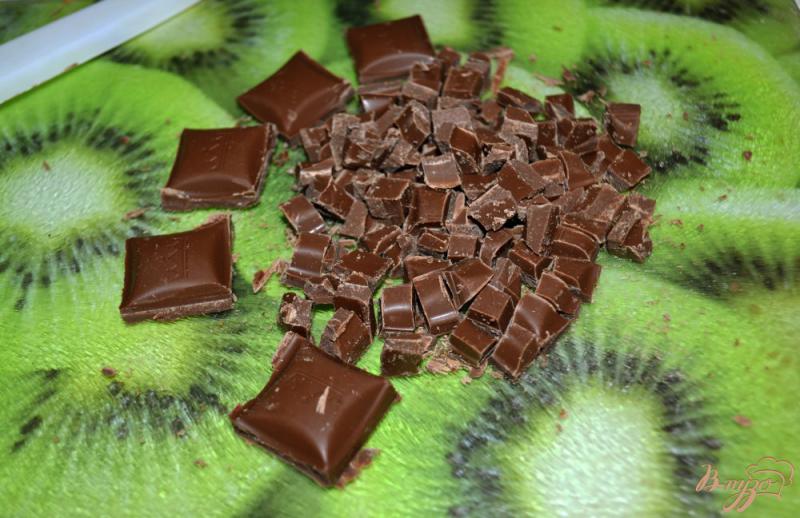 Фото приготовление рецепта: Маффины с кусочками шоколада шаг №5