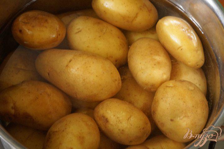 Фото приготовление рецепта: Картофель печеный «Оригинальный» шаг №2