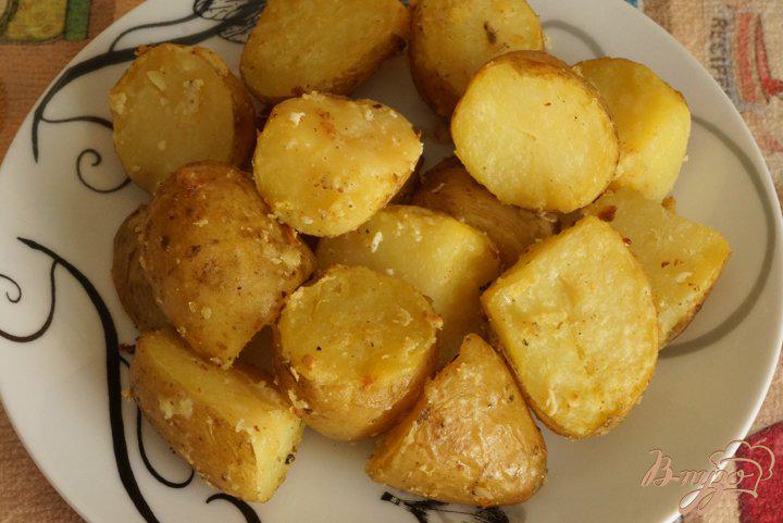 Фото приготовление рецепта: Картофель печеный «Оригинальный» шаг №6