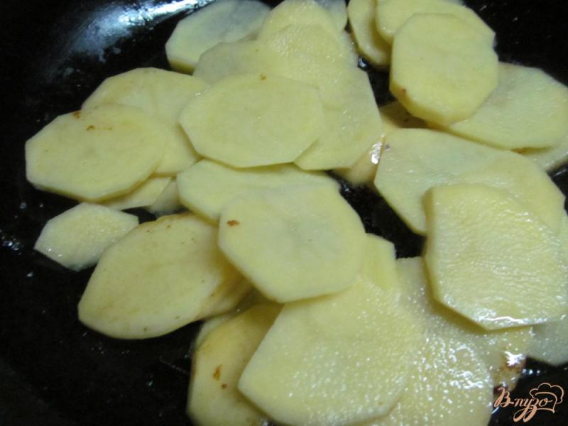 Фото приготовление рецепта: Картофель со сливками и укропом шаг №2