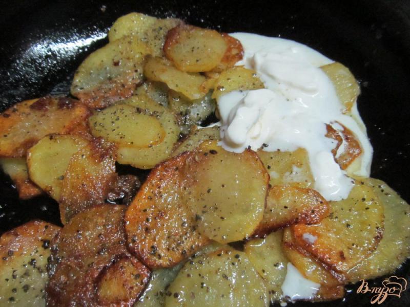 Фото приготовление рецепта: Картофель со сливками и укропом шаг №3