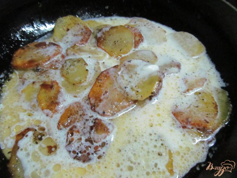Фото приготовление рецепта: Картофель со сливками и укропом шаг №4