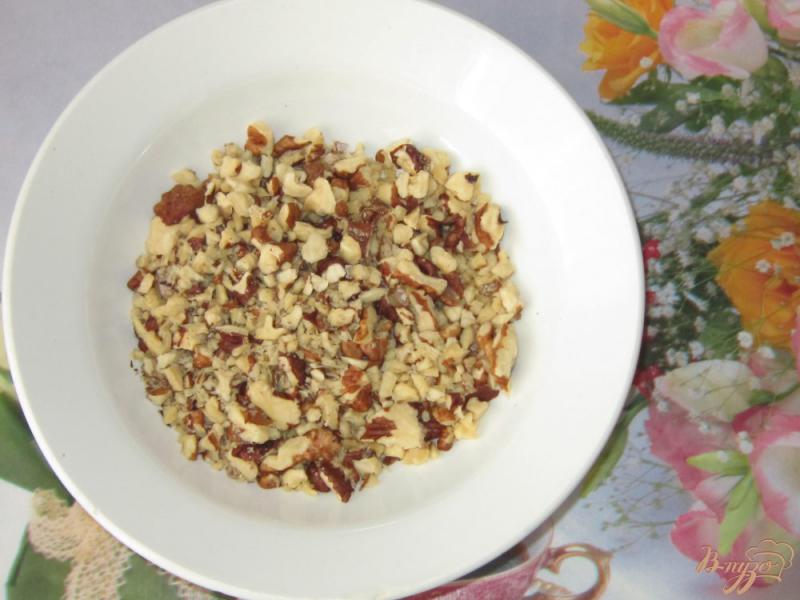 Фото приготовление рецепта: Песочное печенье с грецкими орехами шаг №1