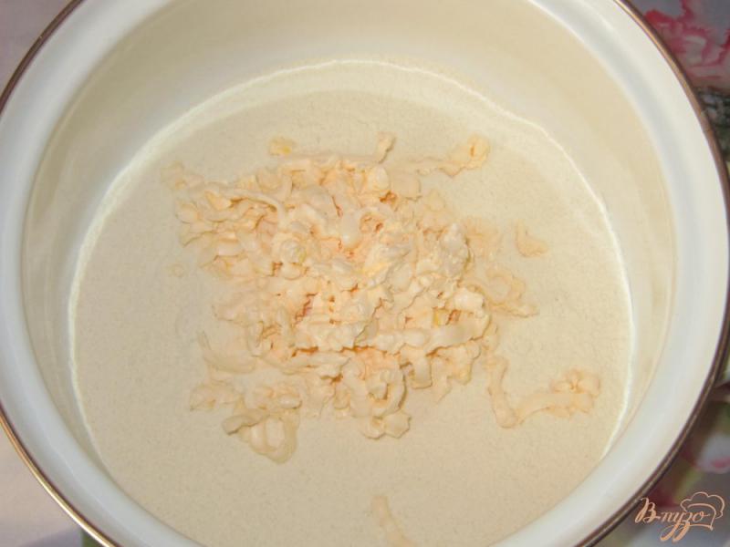 Фото приготовление рецепта: Песочное печенье с грецкими орехами шаг №3