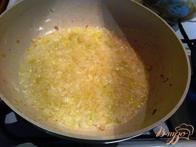 Фото приготовление рецепта: Жаренный рис на гарнир с томатами шаг №1