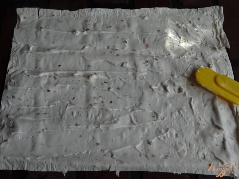 Фото приготовление рецепта: Рулетики из лаваша с маринованными шампиньонами шаг №2