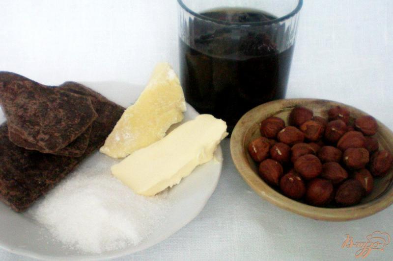 Фото приготовление рецепта: Чернослив с лесным орехом в шоколаде шаг №1