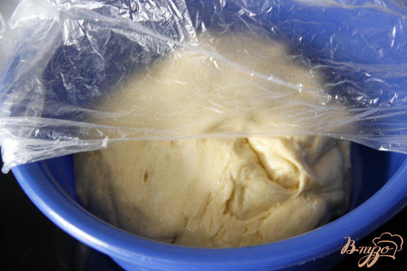 Фото приготовление рецепта: Картофельные булочки с кунжутом шаг №4