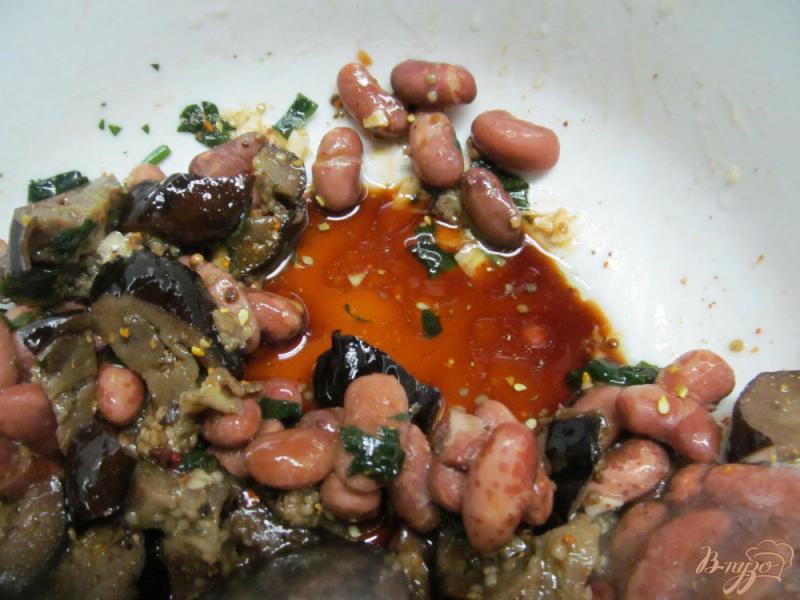 Фото приготовление рецепта: Салат из баклажана с фасолью шаг №4