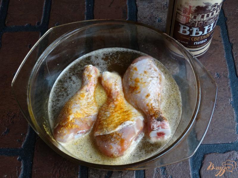 Фото приготовление рецепта: Курица в пиве шаг №2