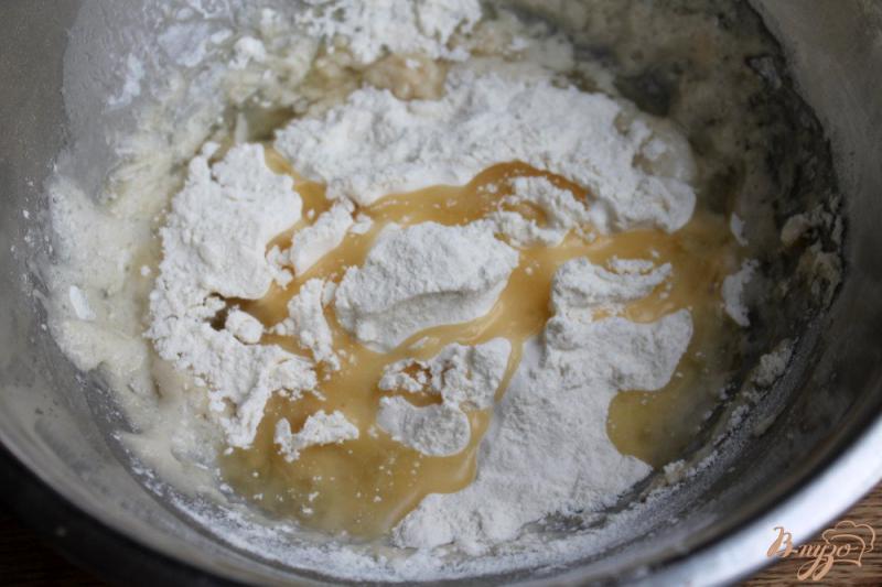Фото приготовление рецепта: Пирог с капустой на дрожжевом тесте шаг №3