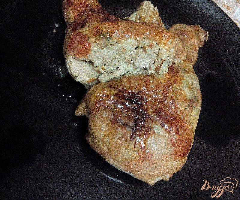 Фото приготовление рецепта: Фаршированные куриные окорочка шаг №6