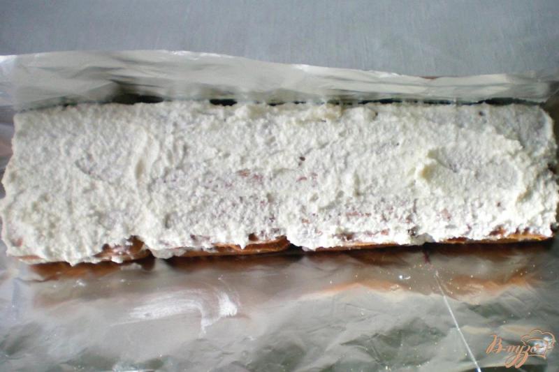 Фото приготовление рецепта: Творожный торт с черникой без выпечки шаг №7