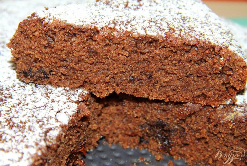 Фото приготовление рецепта: Постный шоколадный манник с черносливом шаг №10