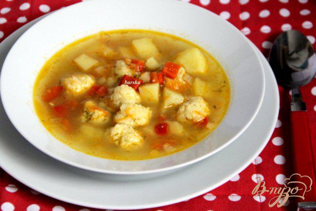 Фото приготовление рецепта: Овощной суп с сырными шариками шаг №7