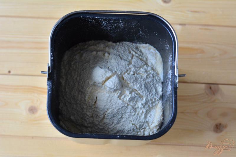 Фото приготовление рецепта: Неополитанский пирог с сосисками шаг №3