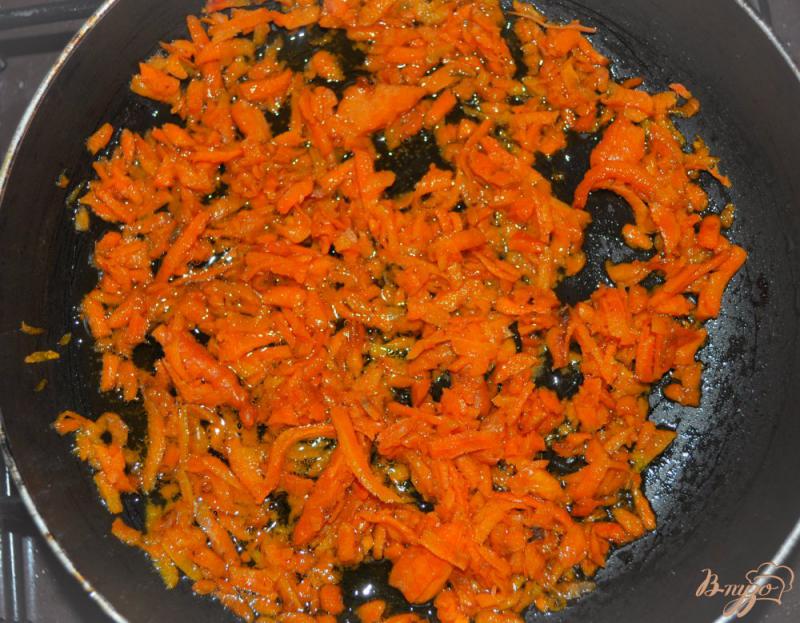 Фото приготовление рецепта: Фаршированные перцы с зеленью и чесночным соусом шаг №1