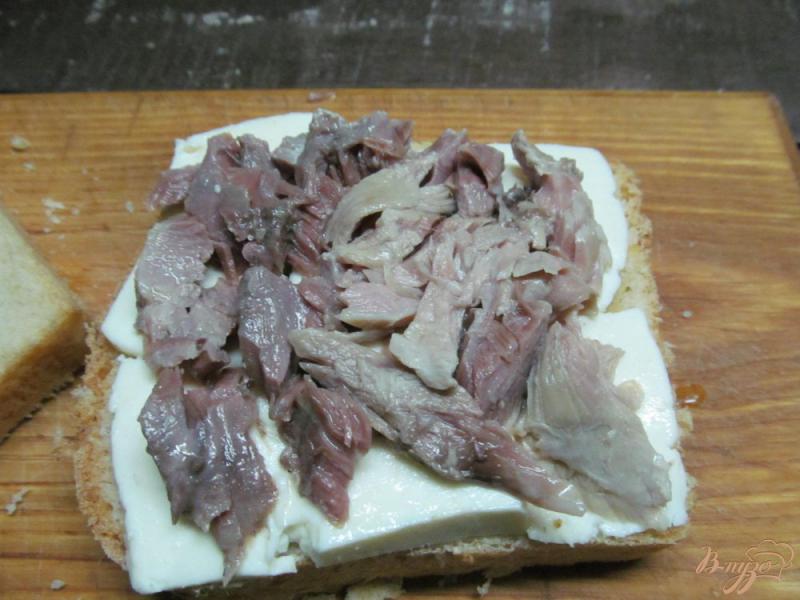 Фото приготовление рецепта: Бутерброд с мясом и брокколи шаг №3