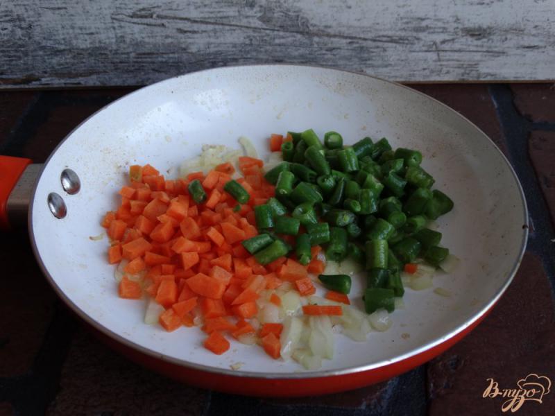 Фото приготовление рецепта: Куриные фрикадельки с овощами и бурым рисом шаг №5