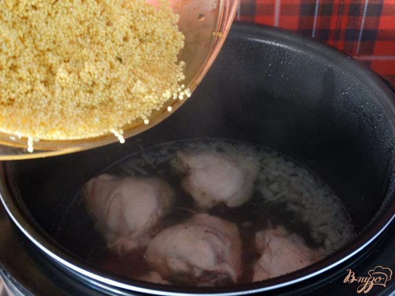 Фото приготовление рецепта: Курица с пшеном в мультиварке шаг №3