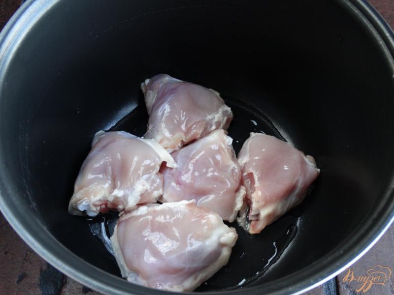 Фото приготовление рецепта: Курица с пшеном в мультиварке шаг №1