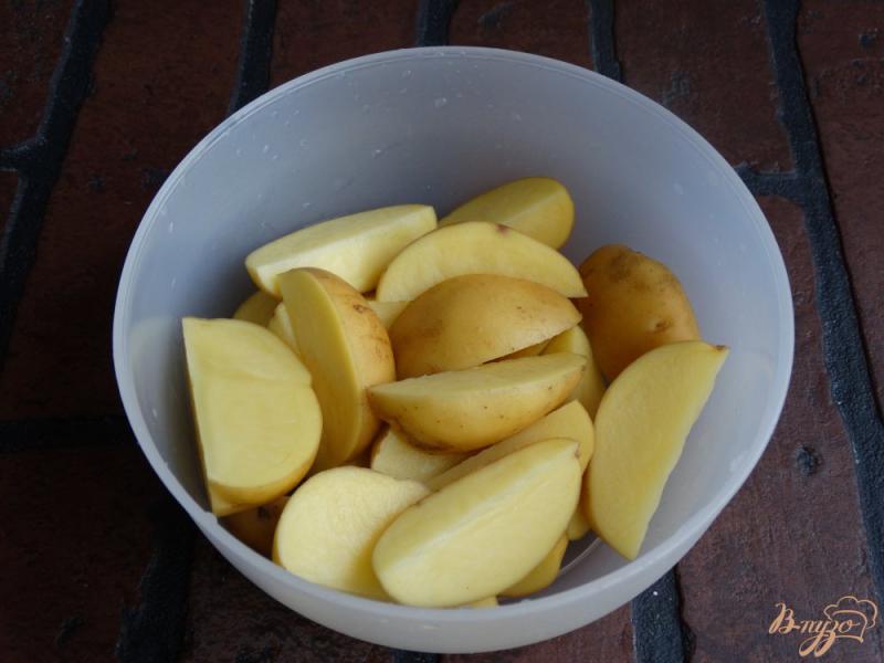 Фото приготовление рецепта: Молодой картофель с салом в духовке шаг №1
