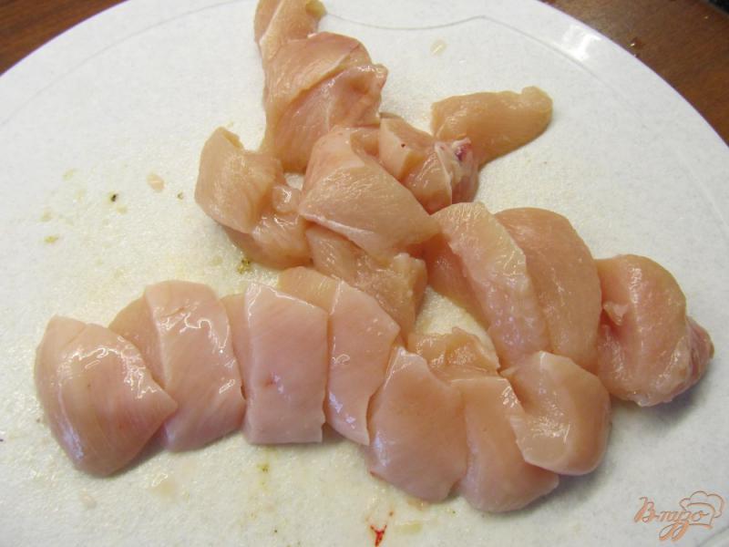 Фото приготовление рецепта: Курица запеченная с овощами шаг №3