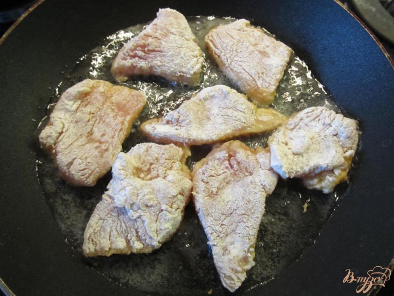 Фото приготовление рецепта: Куриное филе с хрустящей корочкой шаг №7