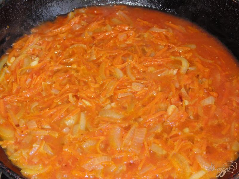 Фото приготовление рецепта: Рисовый суп с томатной заправкой шаг №4