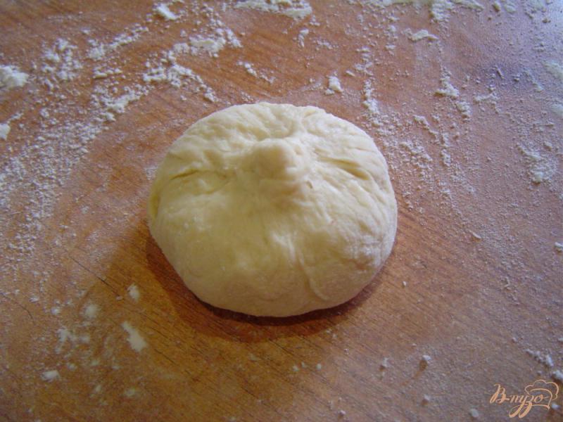 Фото приготовление рецепта: Пирожки картофельные «Цветочки» шаг №6