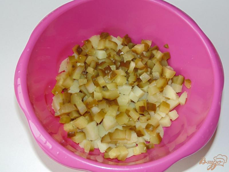Фото приготовление рецепта: Картофельный салат с фасолью, шампиньонами и французской горчицей шаг №4