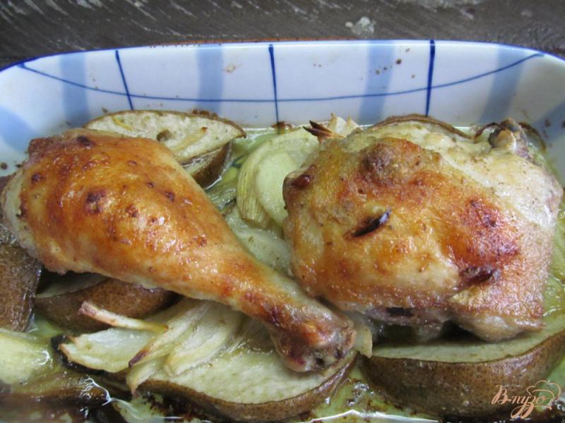 Фото приготовление рецепта: Курица с грушей шаг №5