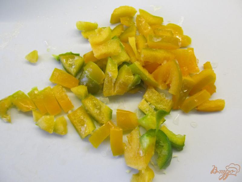 Фото приготовление рецепта: Салат с горчично-медовой заправкой шаг №2