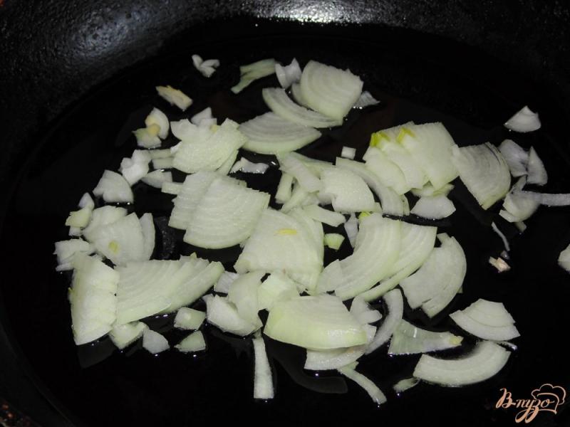 Фото приготовление рецепта: Картофель фаршированный шампиньонами шаг №2