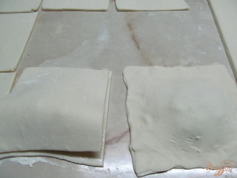 Фото приготовление рецепта: Пирожки с брынзой и щавелем шаг №4