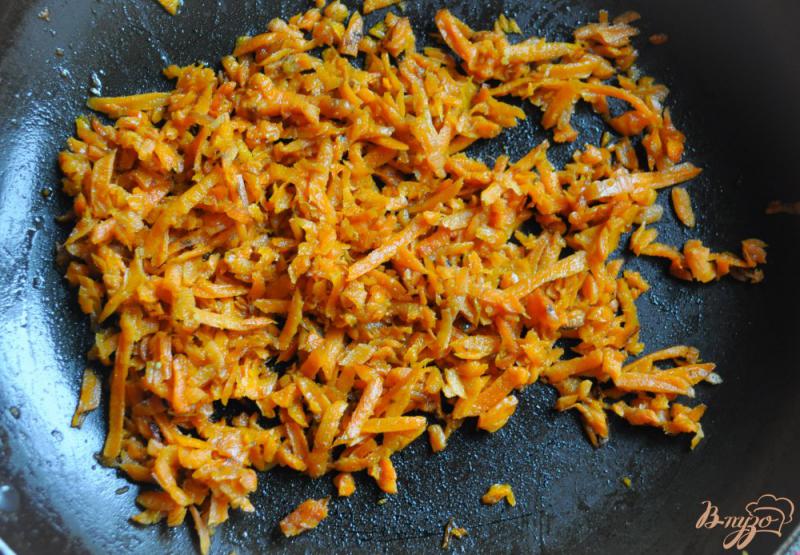Фото приготовление рецепта: Жареный лещ с морковной начинкой шаг №2