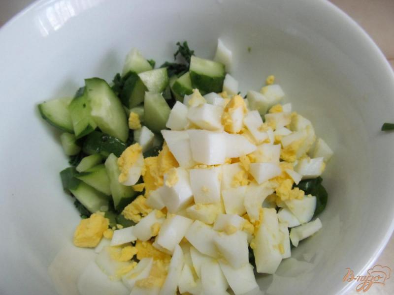 Фото приготовление рецепта: Салат с крапивой шаг №4
