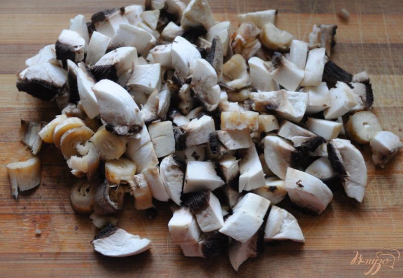 Фото приготовление рецепта: Блинчики с грибами и сыром шаг №4
